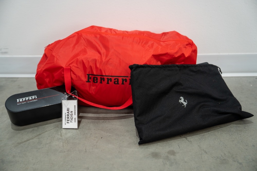 Original Ferrari F8 Tributo F8 Spider Indoor Car Cover Red 86323500 + Carry  Bag